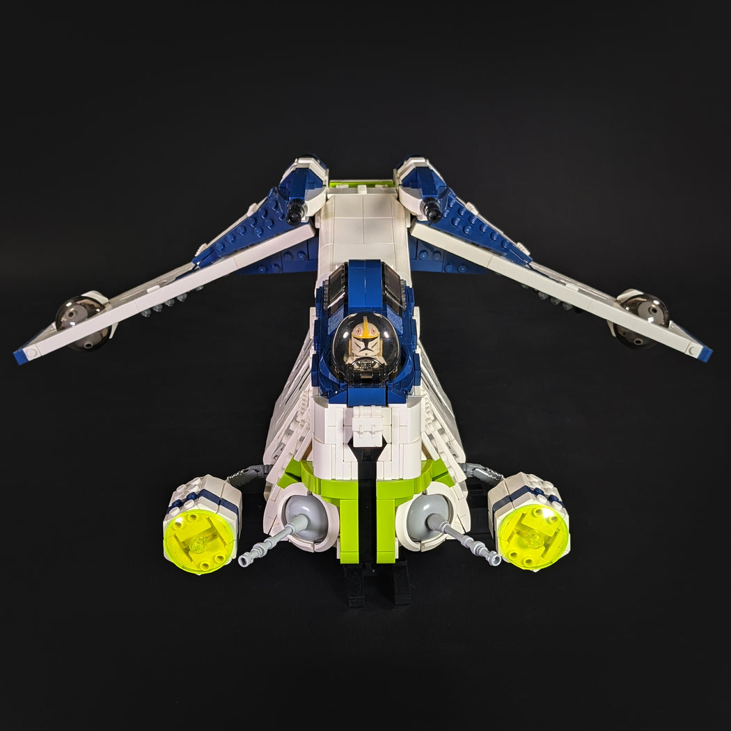 Republic Gunship (Clone Wars) - Minifig Scale — Brick Vault