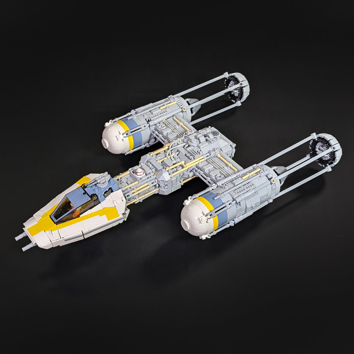 Y-wing Starfighter - Minifig Scale — Brick Vault